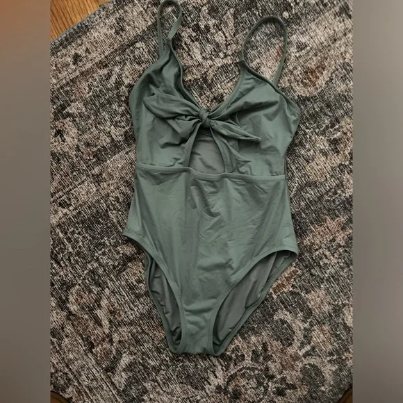 GAP one piece bathing suit - Picture 2 of 2